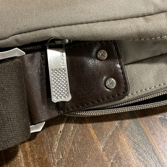 Hlaska Radiant Briefcase Laptop Bag with Shoulder Strap - Picture 5 of 10